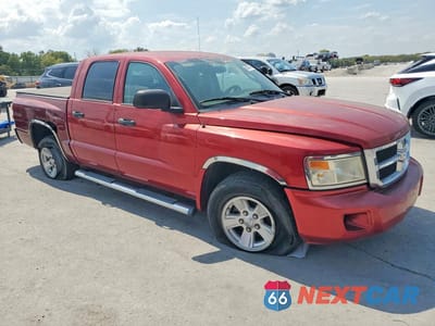 Czwarte zdjęcie samochodu z boku: 2008 DODGE DAKOTA QUAD SLT VIN:1D7HW48N28S524538 - miniatura