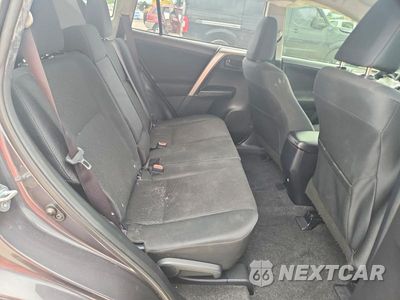 Zdjęcie 11 z 14 samochodu: 2018 TOYOTA RAV4 LE VIN:JTMZFREV1JJ204512 - miniatura