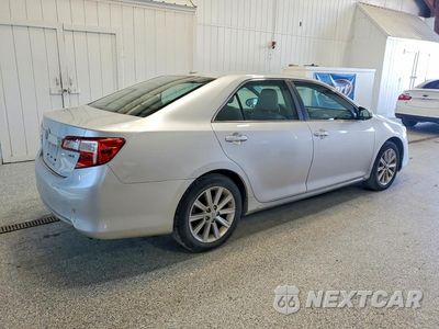 Trzecie zdjęcie samochodu z tyłu: 2014 TOYOTA CAMRY XLE VIN:4T4BF1FK8ER381832 - miniatura