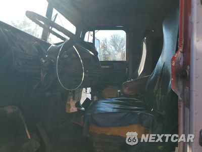 Piąte zdjęcie samochodu w środku: 1991 FREIGHTLINER CONVENTIONAL FLD112 VIN:1FUY3LYB8MH387916 - miniatura