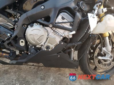 Zdjęcie 7 z 11 samochodu: 2016 BMW S 1000 RR VIN:WB10D2106GZ353960 - miniatura