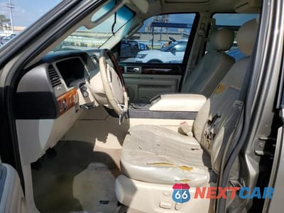 Zdjęcie 7 z 13 samochodu: 2003 LINCOLN NAVIGATOR VIN:5LMFU27R53LJ25022 - miniatura