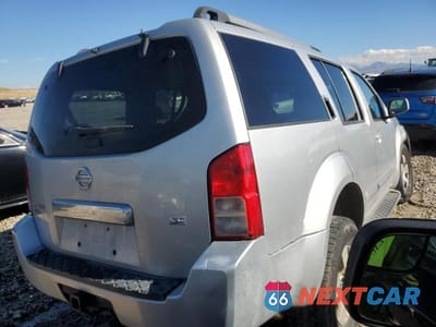 Trzecie zdjęcie samochodu z tyłu: 2005 NISS PATHFINDER LE VIN:5N1AR18W35C762670 - miniatura