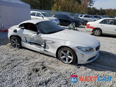 Czwarte zdjęcie samochodu z boku: 2014 BMW Z4 SDRIVE28I VIN:WBALL5C52EJ105484 - miniatura