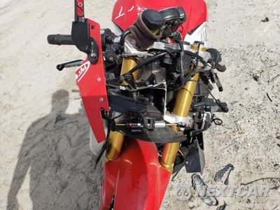 Zdjęcie 9 z 10 samochodu: 2016 BMW S1000RR VIN:WB10D2106GZ354137 - miniatura