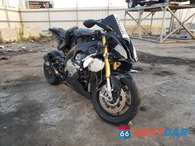 2016 BMW S 1000 RR WB10D2106GZ353960 - główne zdjęcie licytacji z USA - miniatura