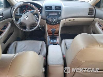 Zdjęcie 8 z 12 samochodu: 2003 HONDA ACCORD EX VIN:JHMCM56633C042139 - miniatura