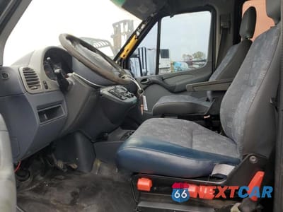 Zdjęcie 7 z 13 samochodu: 2005 DODGE SPRINTER 2500 VIN:WD0PD644955839424 - miniatura