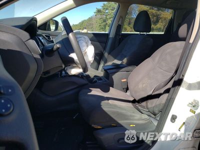 Zdjęcie 7 z 16 samochodu: 2016 NISSAN ROGUE S VIN:KNMAT2MV6GP686706 - miniatura