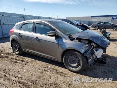 Czwarte zdjęcie samochodu z boku: 2014 FORD FOCUS SE VIN:1FADP3K2XEL280583 - miniatura
