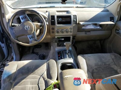 Zdjęcie 8 z 12 samochodu: 2005 NISS PATHFINDER LE VIN:5N1AR18W35C762670 - miniatura