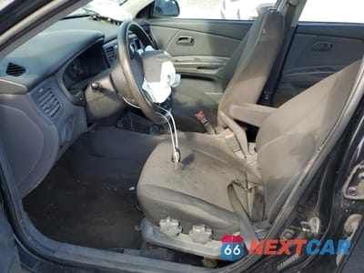 Zdjęcie 7 z 13 samochodu: 2006 KIA RIO 5 VIN:KNADE163X66183436 - miniatura