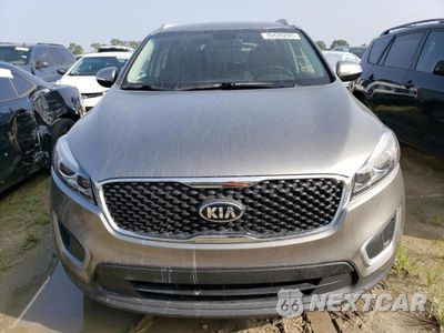 Piąte zdjęcie samochodu w środku: 2018 KIA SORENTO LX VIN:5XYPGDA5XJG371917 - miniatura