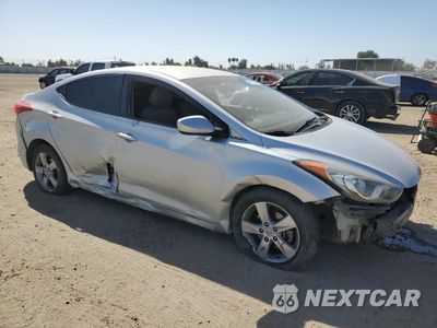 Czwarte zdjęcie samochodu z boku: 2013 HYUNDAI ELANTRA GLS VIN:5NPDH4AE7DH236813 - miniatura