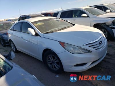 Czwarte zdjęcie samochodu z boku: 2011 HYUNDAI SONATA GLS VIN:5NPEB4AC0BH148204 - miniatura
