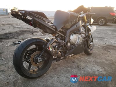 Czwarte zdjęcie samochodu z boku: 2016 BMW S 1000 RR VIN:WB10D2106GZ353960 - miniatura