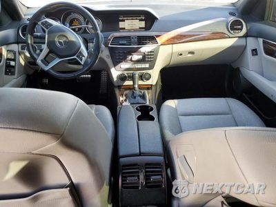Zdjęcie 8 z 13 samochodu: 2013 MERCEDES-BENZ C 350 VIN:WDDGF5HBXDA850384 - miniatura