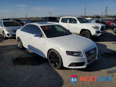 Czwarte zdjęcie samochodu z boku: 2012 AUDI S4 PREMIUM PLUS VIN:WAUBGCFL4CA117101 - miniatura