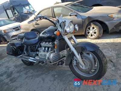 1998 HONDA GL1500 CT 1HFSC3430WA102302 - główne zdjęcie licytacji z USA - miniatura