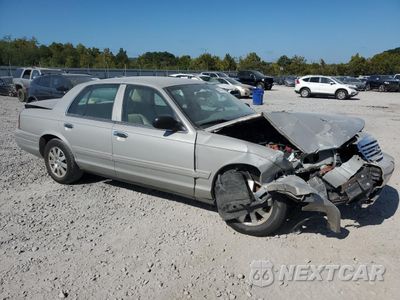 Czwarte zdjęcie samochodu z boku: 2007 FORD CROWN VICTORIA LX VIN:2FAFP74VX7X137808 - miniatura