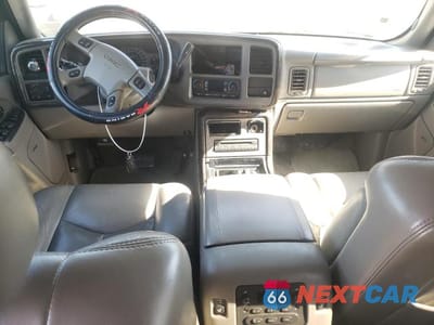 Zdjęcie 8 z 13 samochodu: 2004 GMC YUKON DENALI VIN:1GKEK63U64J230180 - miniatura
