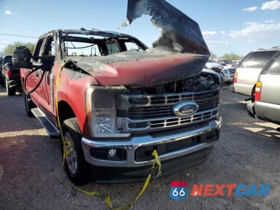 Czwarte zdjęcie samochodu z boku: 2023 FORD F250 SUPER DUTY VIN:1FT7W2BTXPED33268 - miniatura