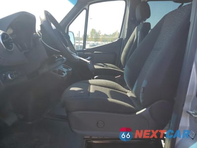 Zdjęcie 7 z 13 samochodu: 2023 MERCEDES-BENZ SPRINTER 2500 VIN:W1X4NBVY9PT124550 - miniatura