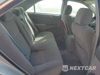 Zdjęcie 10 z 13 samochodu: 2005 TOYOTA CAMRY LE VIN:4T1BE32K95U522678 - miniatura