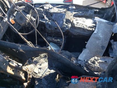 Zdjęcie 8 z 11 samochodu: 2021 VOLVO XC40 T5 R-DESIGN VIN:YV4162UM5M2402194 - miniatura