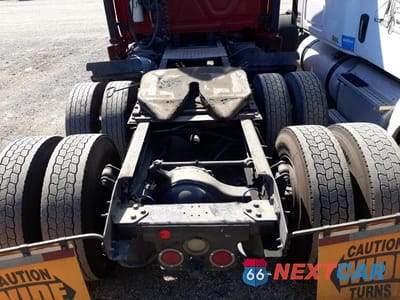 Zdjęcie 6 z 10 samochodu: 2018 FREIGHTLINER CASCADIA 113 VIN:3AKJGBDV1JDJV7877 - miniatura