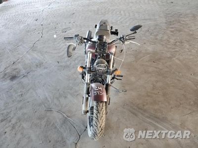 Piąte zdjęcie samochodu w środku: 2024 INDIAN MOTORCYCLE CO. CHIEF ABS VIN:56KDMBAG5R3013250 - miniatura