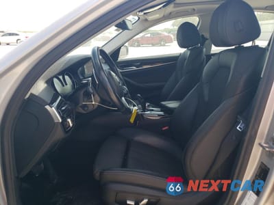 Zdjęcie 7 z 13 samochodu: 2019 BMW M550XI VIN:WBAJA1106JB485488 - miniatura