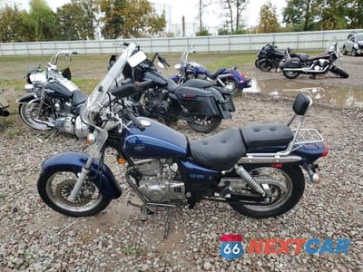 Trzecie zdjęcie samochodu z tyłu: 2003 SUZUKI GZ250 VIN:VTTNJ48A332101756 - miniatura
