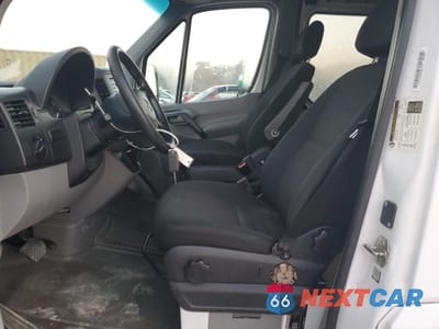 Zdjęcie 7 z 14 samochodu: 2015 MERCEDES-BENZ SPRINTER 2500 VIN:WD3PE8DC2F5998810 - miniatura