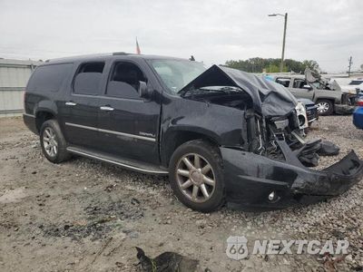 Czwarte zdjęcie samochodu z boku: 2011 GMC YUKON XL DENALI VIN:1GKS2MEF9BR369255 - miniatura