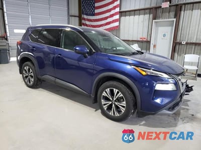 Czwarte zdjęcie samochodu z boku: 2021 NISSAN ROGUE SV VIN:5N1AT3BB2MC717057 - miniatura