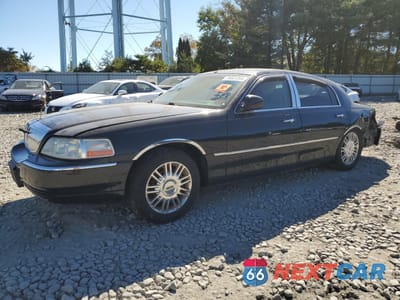 2003 LINCOLN TOWN CAR SIGNATURE 1LNHM82W13Y703695 - główne zdjęcie licytacji z USA - miniatura