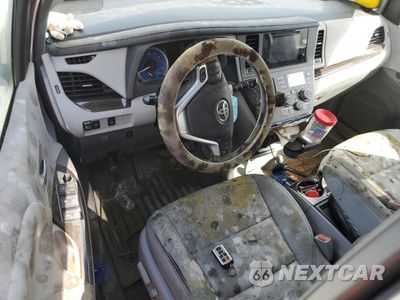 Zdjęcie 8 z 13 samochodu: 2016 TOYOTA SIENNA XLE VIN:5TDYK3DC2GS696015 - miniatura