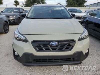 Piąte zdjęcie samochodu w środku: 2023 SUBARU CROSSTREK PREMIUM VIN:JF2GTAPC7P8263918 - miniatura