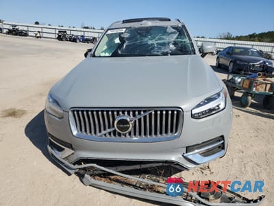 Piąte zdjęcie samochodu w środku: 2024 VOLVO XC90 PLUS VIN:YV4L12PEXR1236571 - miniatura