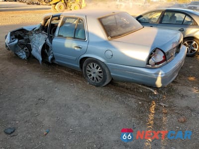 Drugie zdjęcie samochodu z przodu: 2004 FORD CROWN VICTORIA LX VIN:2FAHP74W84X151316 - miniatura