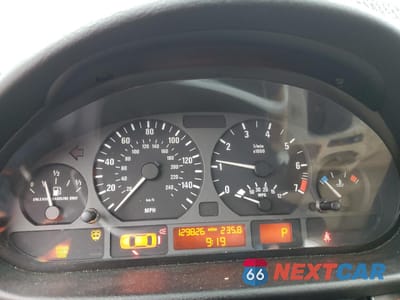 Zdjęcie 9 z 12 samochodu: 2003 BMW 325 I VIN:WBAET37403NJ33997 - miniatura