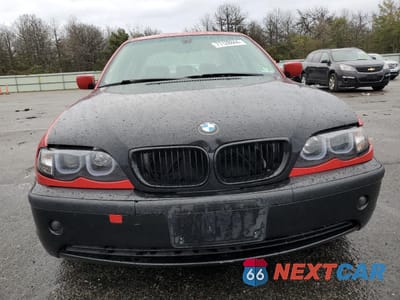Piąte zdjęcie samochodu w środku: 2003 BMW 325 I VIN:WBAET37403NJ33997 - miniatura