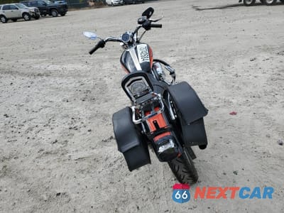 Czwarte zdjęcie samochodu z boku: 2008 HARLEY-DAVIDSON XL1200 C VIN:1HD1CT3138K407018 - miniatura
