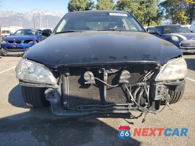 Piąte zdjęcie samochodu w środku: 2001 LEXUS IS 300 VIN:JTHBD182010005532 - miniatura