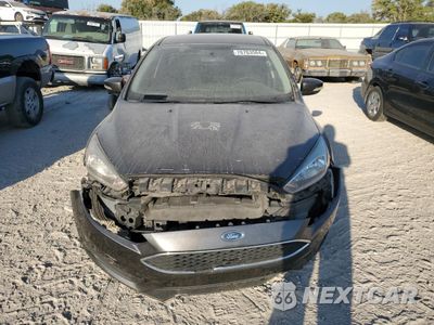 Piąte zdjęcie samochodu w środku: 2017 FORD FOCUS SE VIN:1FADP3FEXHL342881 - miniatura