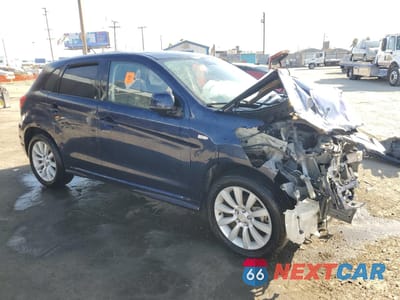 Czwarte zdjęcie samochodu z boku: 2011 MITSUBISHI OUTLANDER SPORT SE VIN:JA4AP4AU1BZ020131 - miniatura