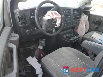 Zdjęcie 8 z 12 samochodu: 2020 GMC SAVANA CUTAWAY G3500 VIN:7GZ37TCG5LN011458 - miniatura