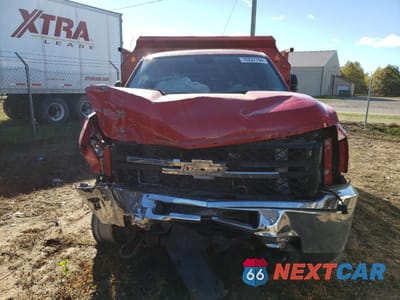 Piąte zdjęcie samochodu w środku: 2011 CHEVROLET SILVERADO K3500 VIN:1GB3KZCL5BF219090 - miniatura