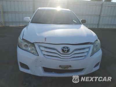 Piąte zdjęcie samochodu w środku: 2011 TOYOTA CAMRY BASE VIN:4T4BF3EK6BR129005 - miniatura